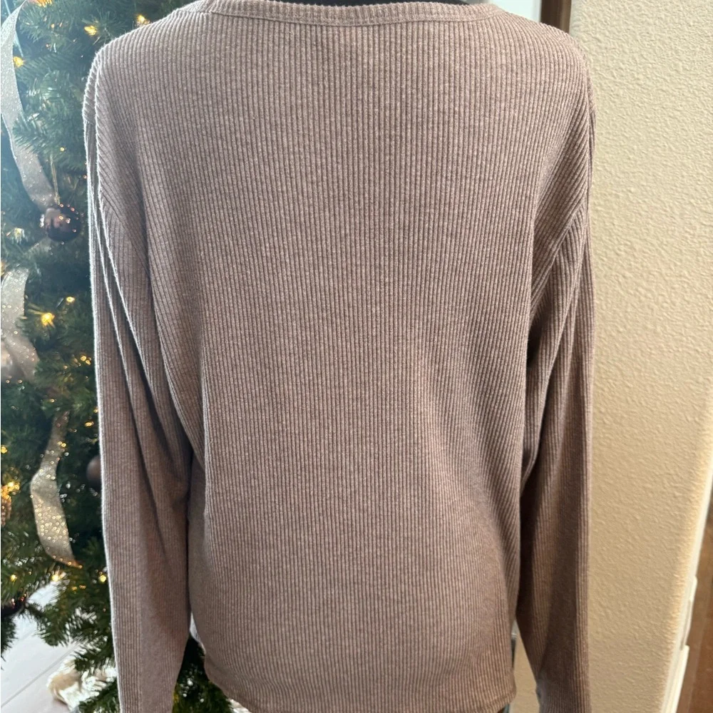 Old Navy Taupe Ribbed Top - Picture 3 of 3